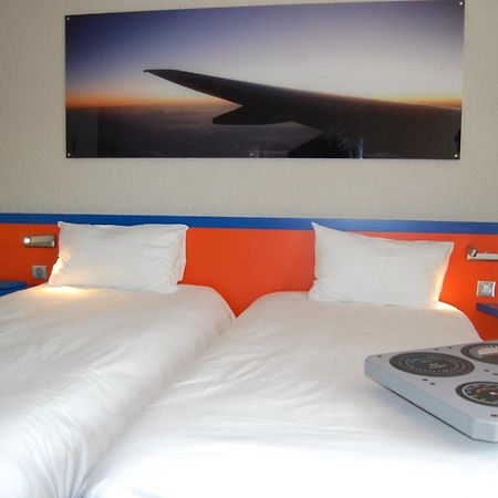 Ibis Styles Marseille Aeroport Hotel Vitrolles  Exterior photo