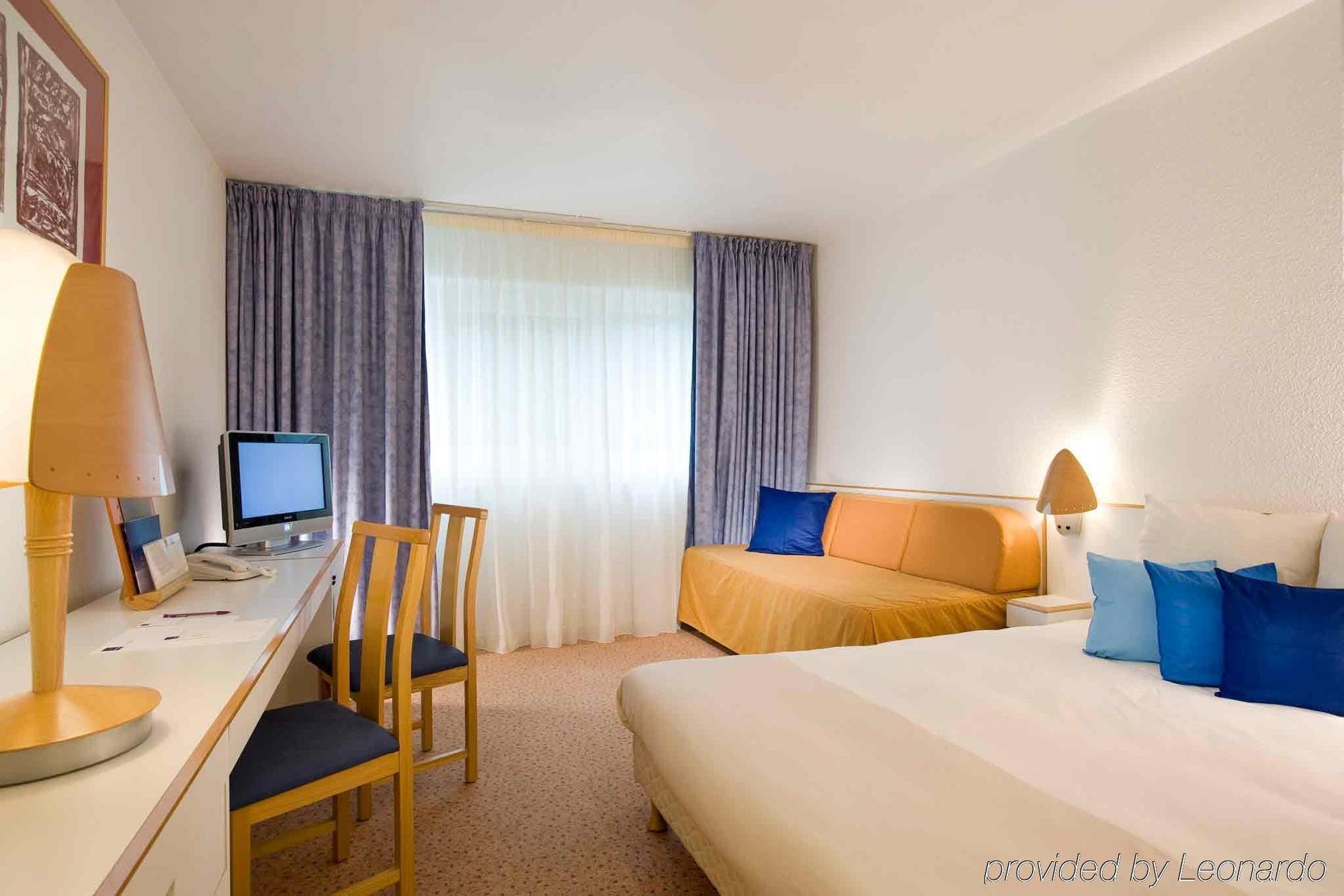 Ibis Styles Marseille Aeroport Hotel Vitrolles  Exterior photo