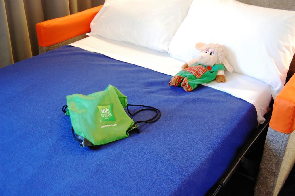 Ibis Styles Marseille Aeroport Hotel Vitrolles  Exterior photo