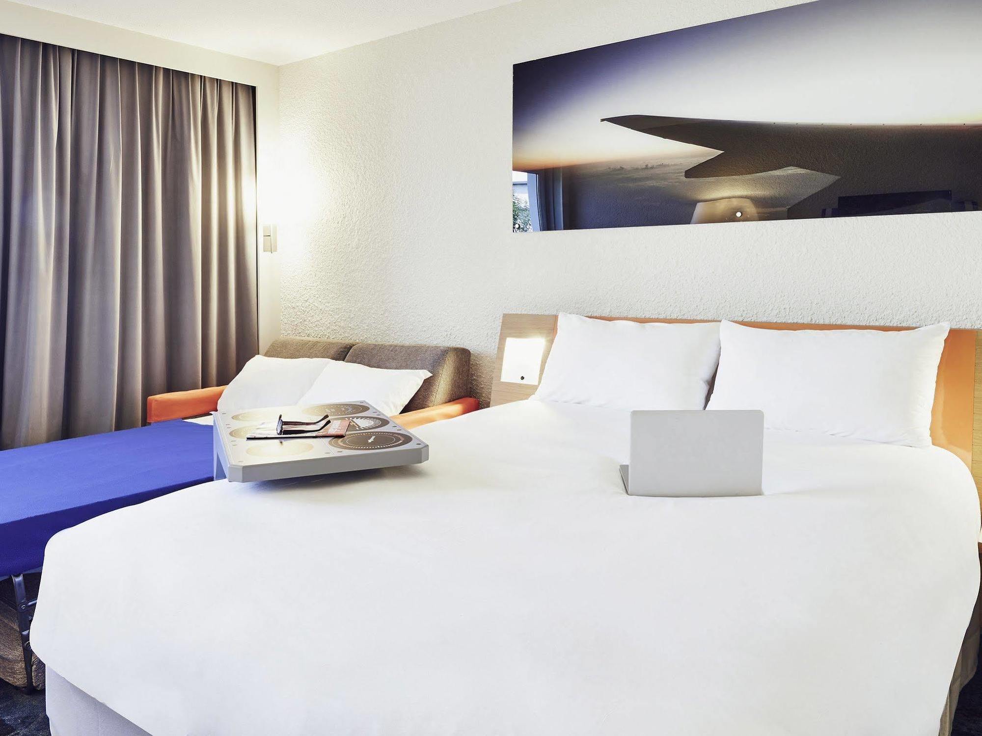Ibis Styles Marseille Aeroport Hotel Vitrolles  Exterior photo